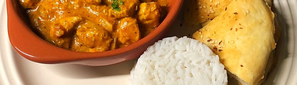 Kyckling Korma med ris och naan